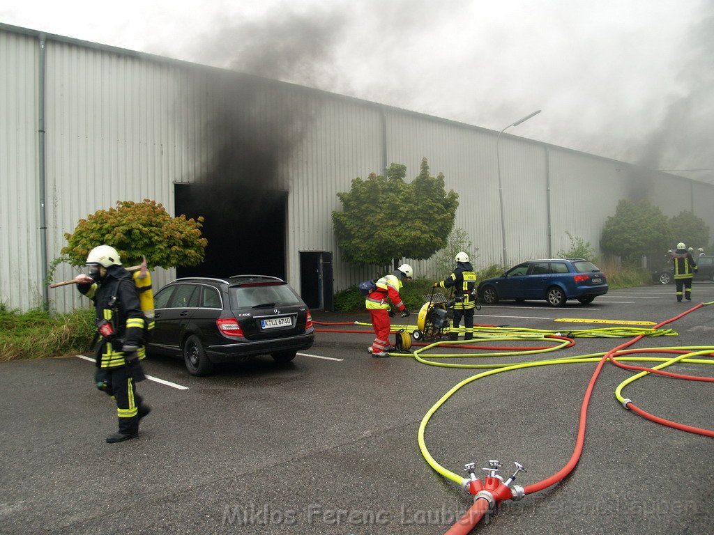 Brand in Lagerhalle Koeln Junkersdorf Toyota Allee P073.JPG